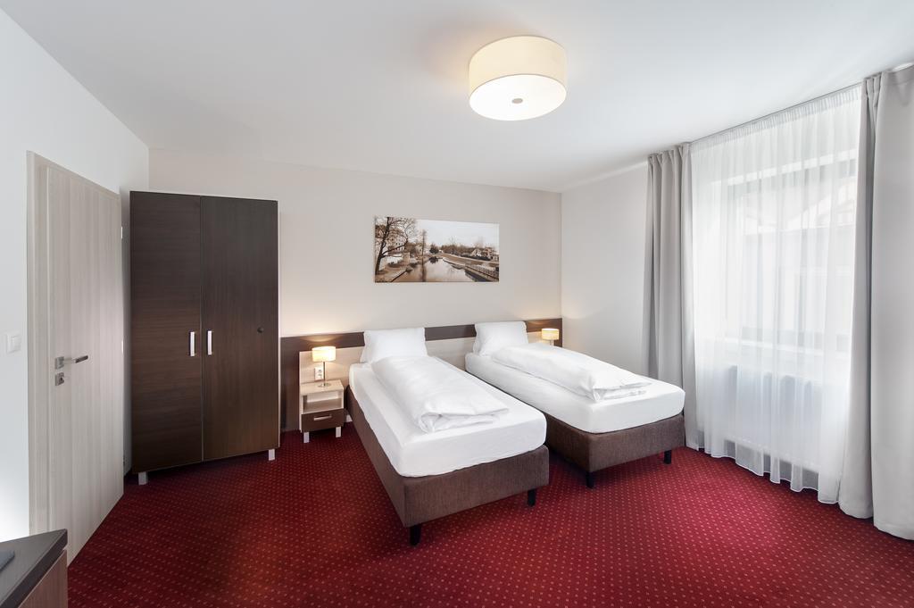 Wellness Penzion U Gigantu Plzen Bagian luar foto