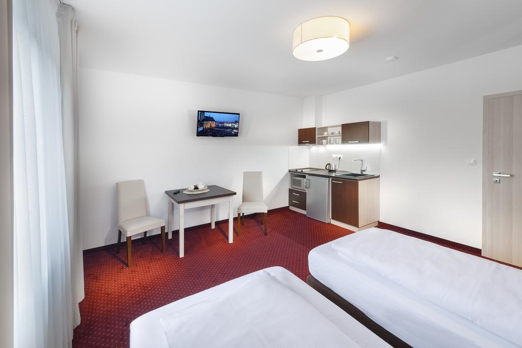 Wellness Penzion U Gigantu Plzen Bagian luar foto