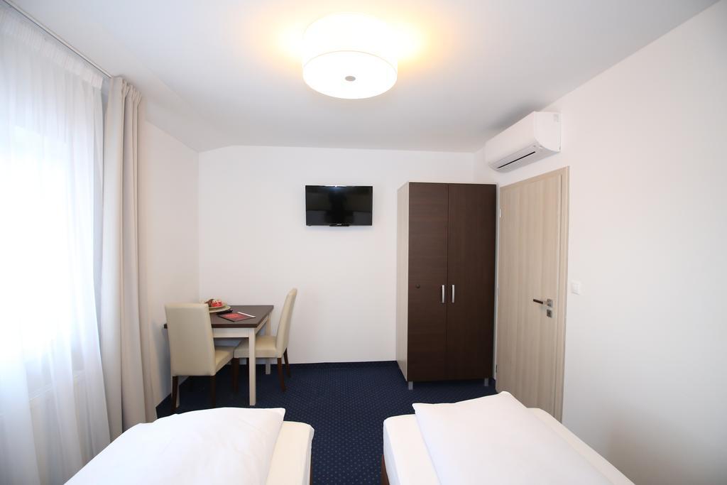Wellness Penzion U Gigantu Plzen Bagian luar foto